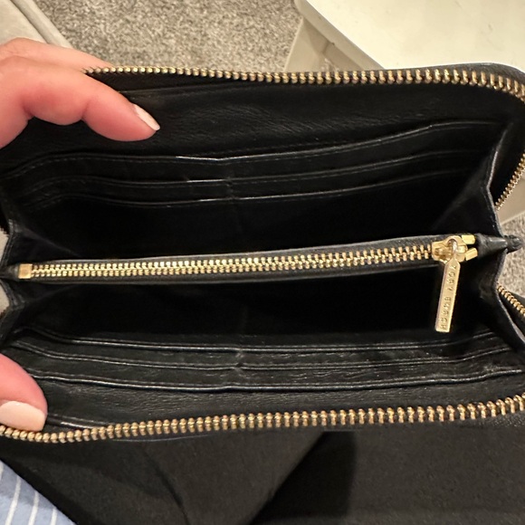 Tory Burch Black Leather Zipper Wallet with Tassel - Picture 3 of 6